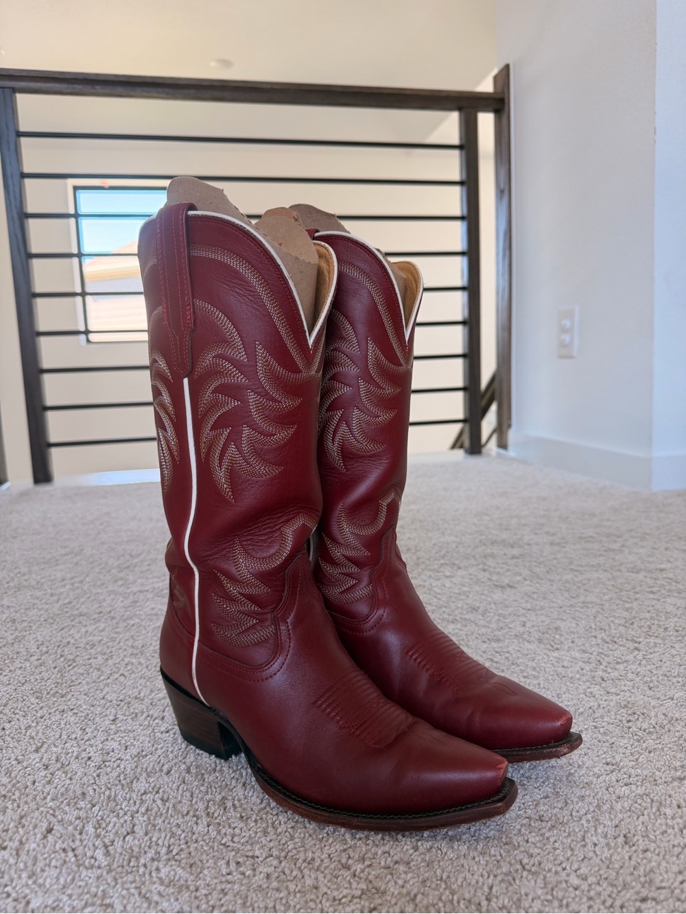 Tecovas The Annie Cowgirl Western Boots in Scarlet Cowhide - Picture 3 of 10